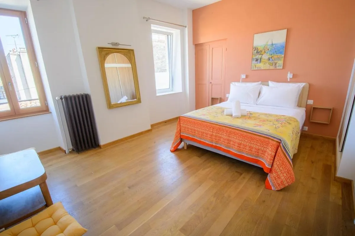Tres Bel Hotel Particulier En Plein Coeur De Village Étoile-sur-Rhône Hébergement de vacances