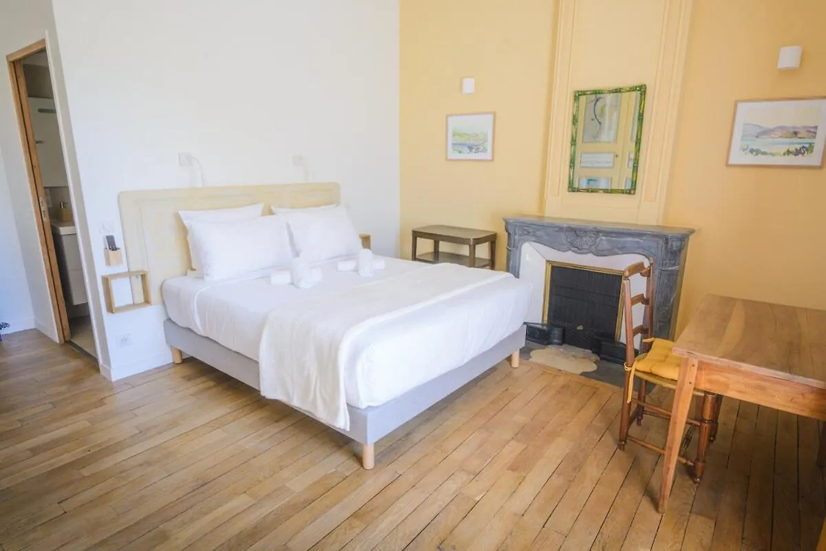 Tres Bel Hotel Particulier En Plein Coeur De Village Étoile-sur-Rhône 0*,  France