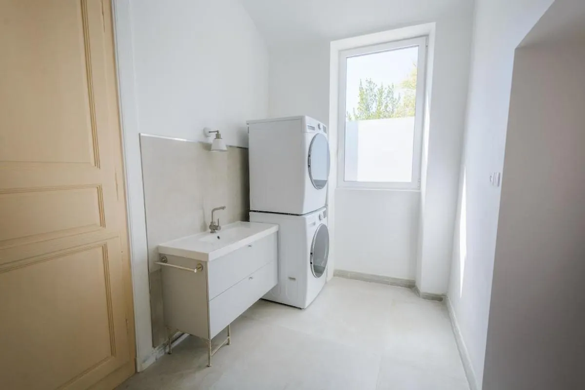 Tres Bel Hotel Particulier En Plein Coeur De Village Étoile-sur-Rhône Hébergement de vacances